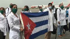 Coronavirus, arrivati a Torino 38 medici e infermieri da Cuba